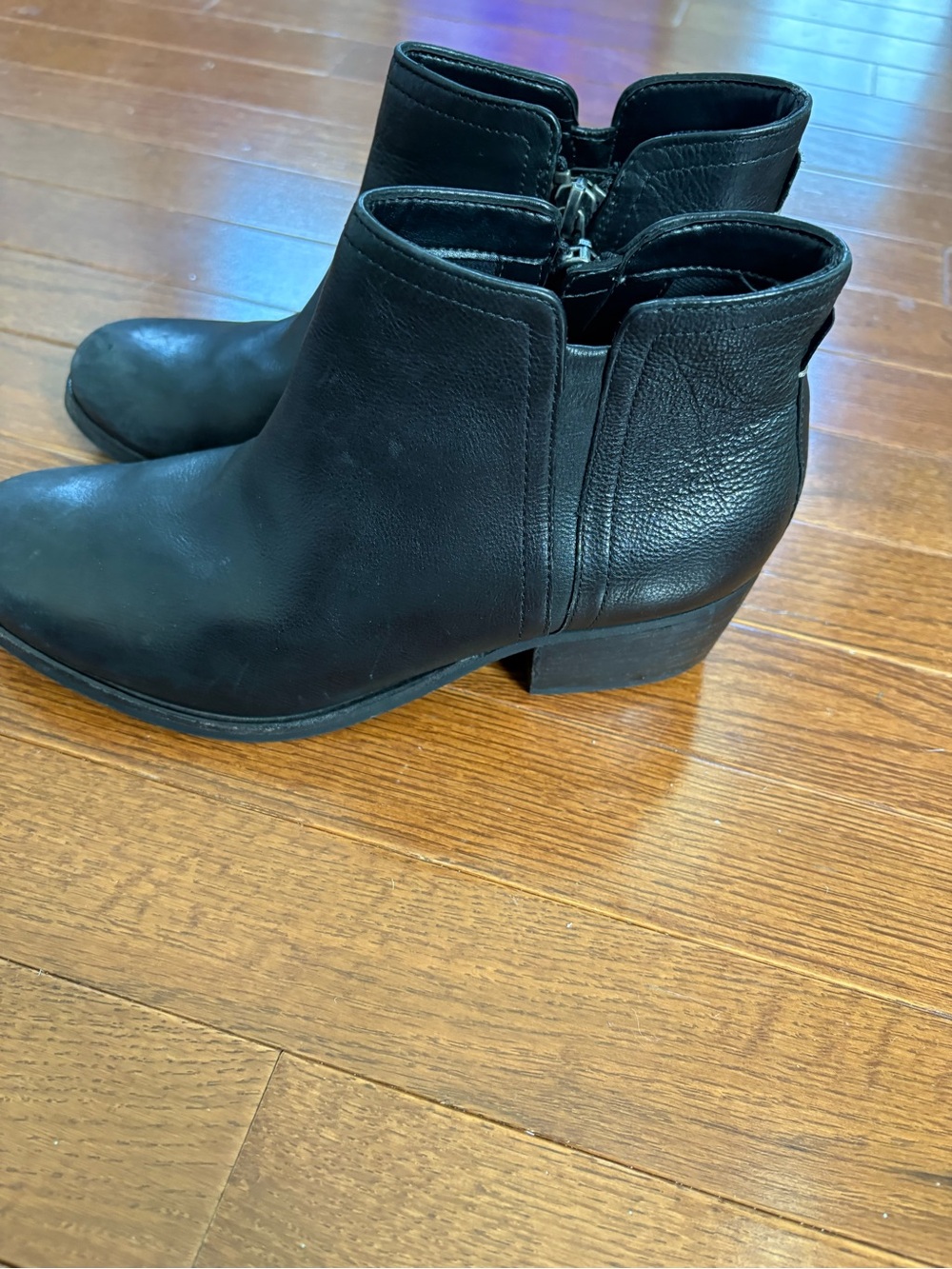 Clark’s Women's Black Leather Ankle Boots - Classic Side-Zip
